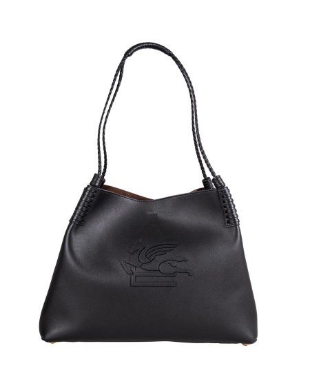 Shop ETRO  Borsa: Etro shopping bag libra media in arnica.
Chiusura con moschettone.
Doppi manici.
Piedini in metallo.
Realizzata nell'iconico Paisley jacquard, impreziosita da una patch ricamata con logo ETRO e Pegaso sul davanti.
Manici intrecciati e lavorazione con infilature sugli angoli della borsa.
Interni in suede e chiusura con moschettone.
L'accessorio presenta una comoda pochette interna in suede.
Dimensioni: 29 x 39 x 16 cm.
Composizione: Spalmatura: 100% in PVC; Interno: 100% pelle.
Made in Italy.. WP1D0028 AP264-N000